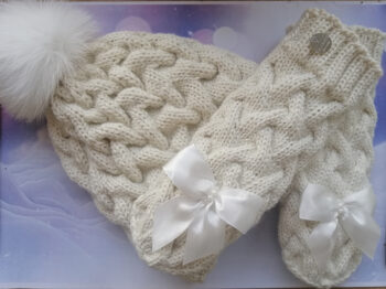 Komplekts ar pīnēm balts