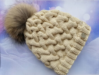 Cepure krēmīga ar pīnēm