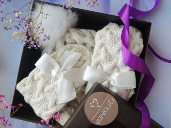 Komplekts ar pīnēm balts