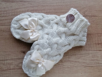 Dūraiņi ar pīnēm balti