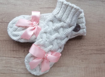 Dūraiņi ar pīnēm balti