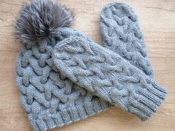 Komplekts ar pīnēm gaiši pelēks