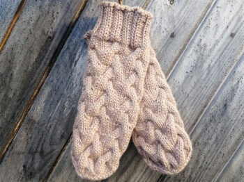 Dūraiņi ar pīnēm krēmīgi brūgani