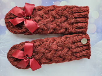 Dūraiņi ar pīnēm karmīn sarkani