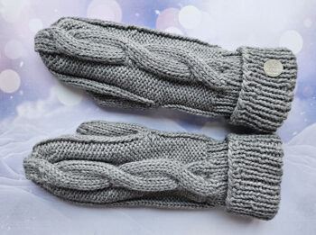 Dūraiņi ar pīnēm pelēki