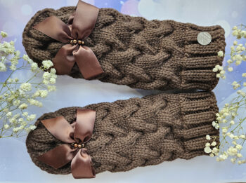 Dūraiņi ar pīnēm brūni