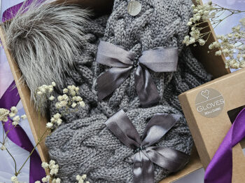 Komplekts ar pīnēm pelēks