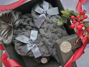 Komplekts ar pīnēm pelēks