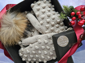 Komplekts ar bumbiņām krēmīgs