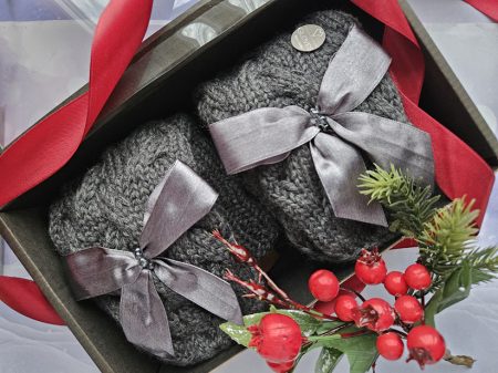 Dūraiņi ar pīnēm pelēki