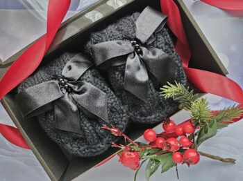 Dūraiņi ar pīnēm melni