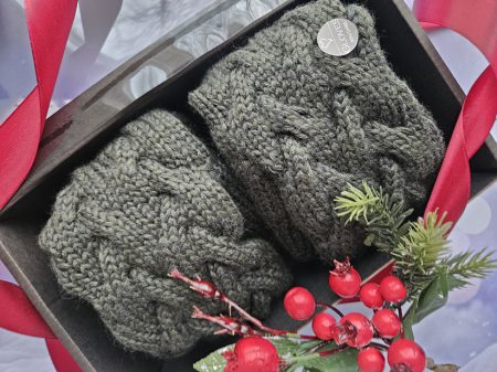 Dūraiņi ar pīnēm sūnu zaļš